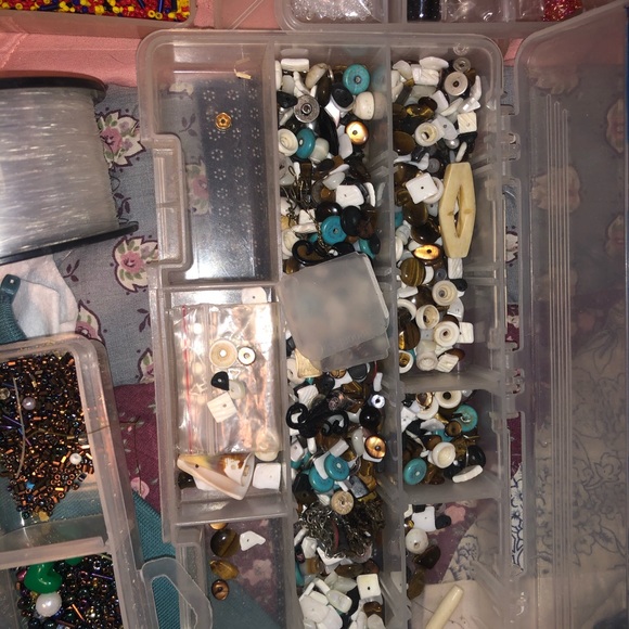 HUGE BEAD LOT! - Picture 4 of 8